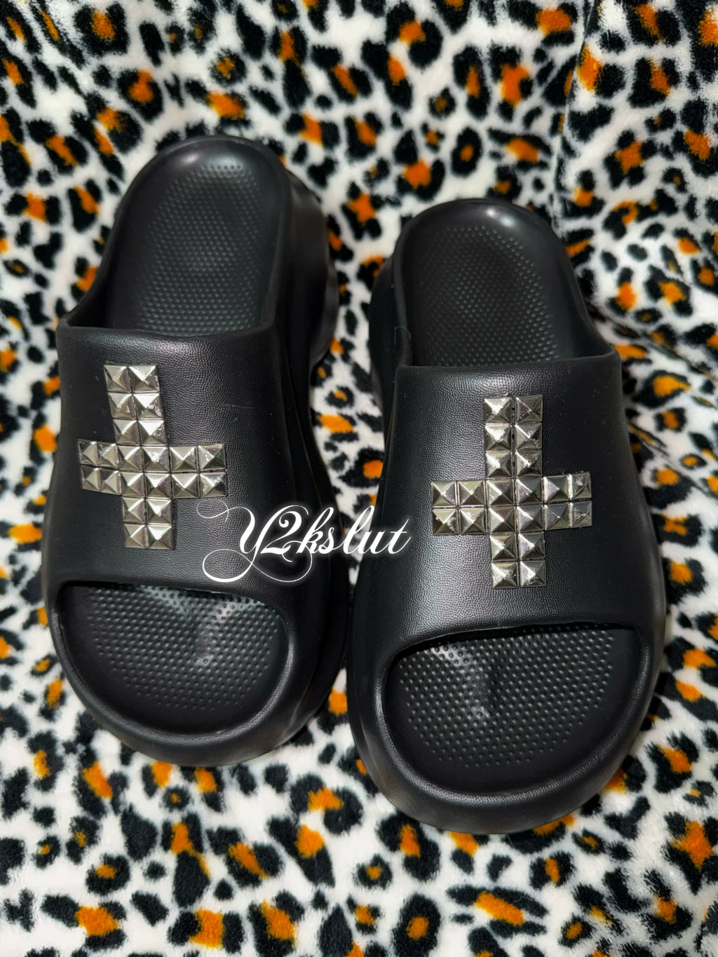 Studded Flat Slides