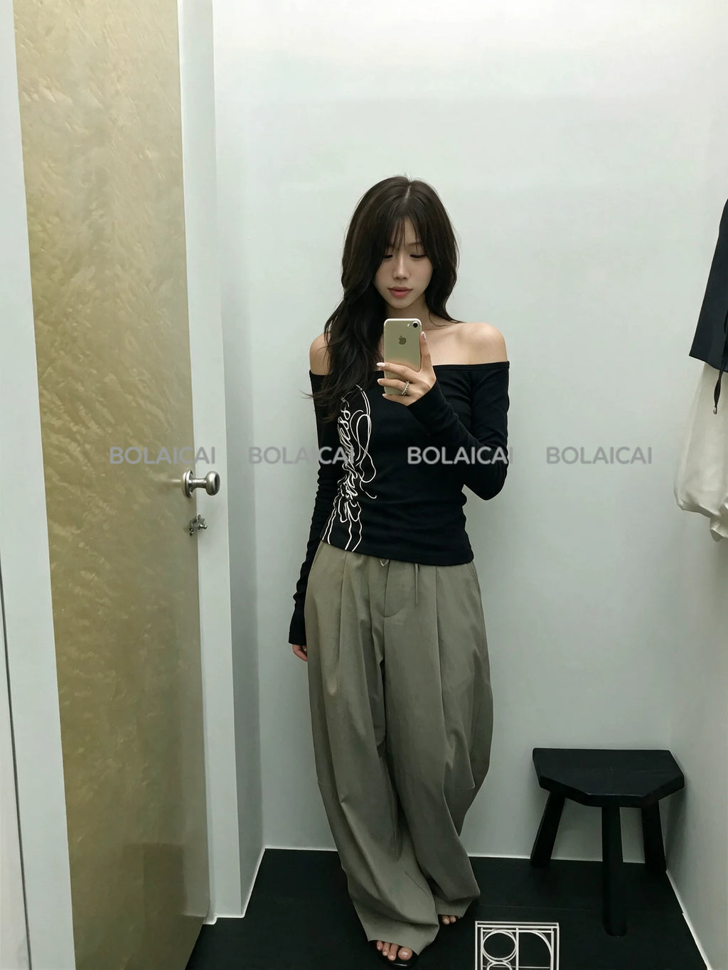 U-Neck Off-Shoulder Long Sleeve